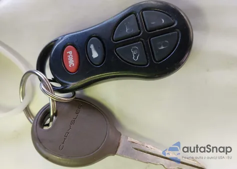 2003 Chrysler Town & Country Ex z USA, uszkodzony, nr VIN 2C8GP74L73R174163